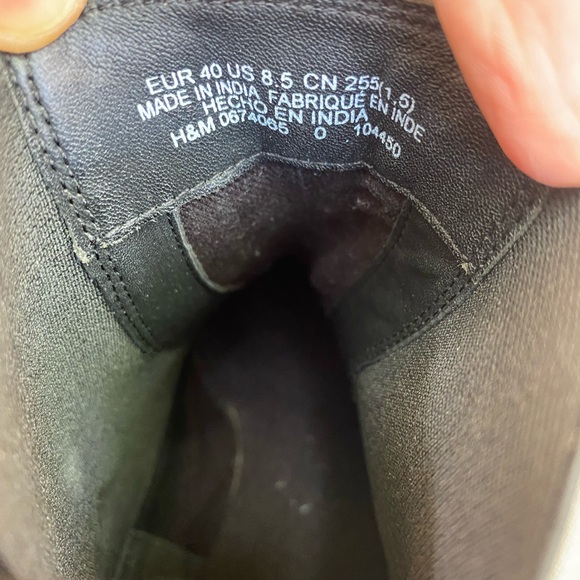 H&M faux suede booties. Size 8.5 - Picture 6 of 8